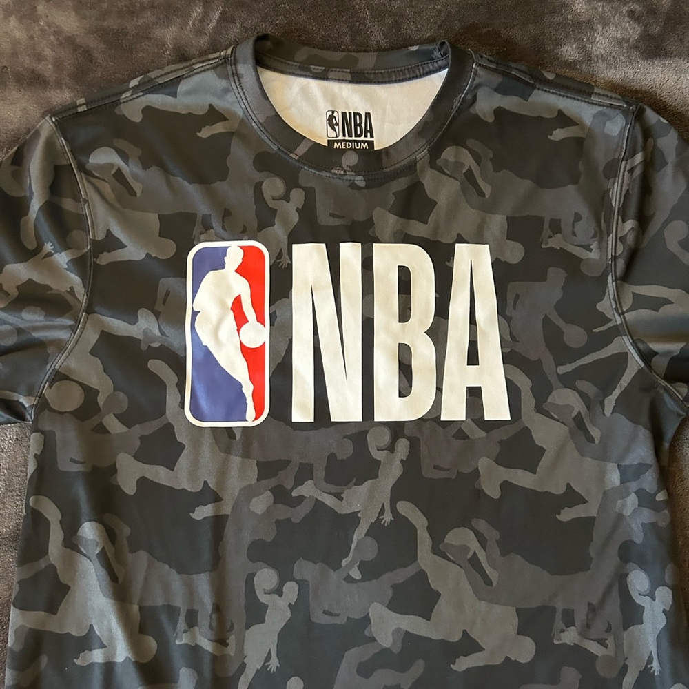 NBA T Shirt Sz M NWOT